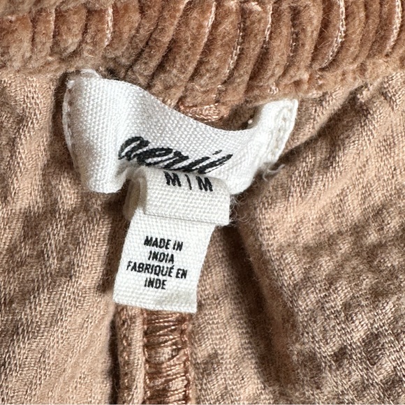Soft corduroy , tan coloured shorts with pockets by Aerie. Never worn - Picture 3 of 9